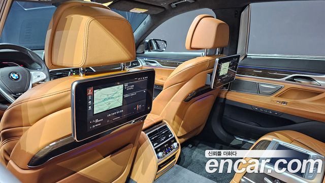 BMW 7-Series 740Li xDrive Design Pure Excellence