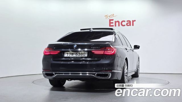 BMW 7-Series 750Li xDrive Premium