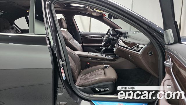 BMW 7-Series 750Li xDrive Premium