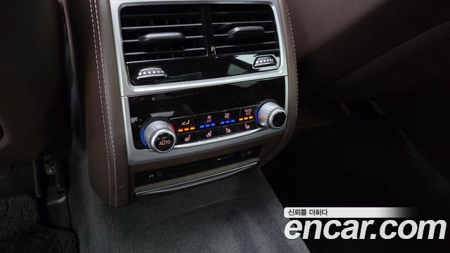BMW 7-Series 750Li xDrive Premium