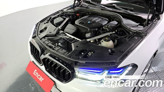 BMW 5-Series 520d xDrive Luxury Plus