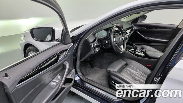 BMW 5-Series 520d xDrive Luxury Plus