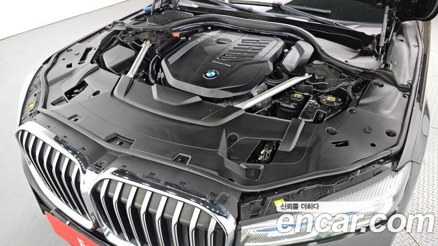 BMW 7-Series 740Li xDrive M Sport Package