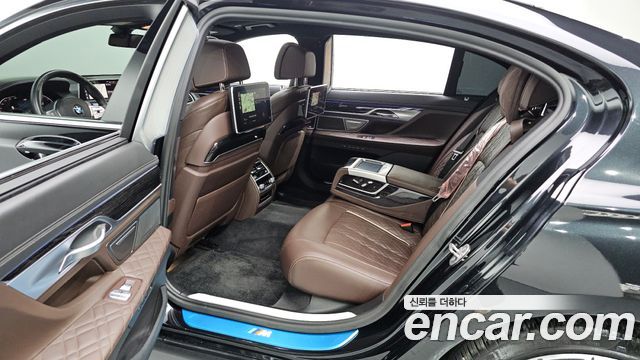 BMW 7-Series 740Li xDrive M Sport Package