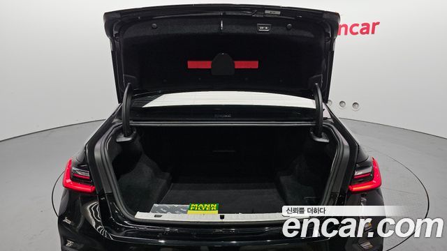 BMW 7-Series 740Li xDrive M Sport Package