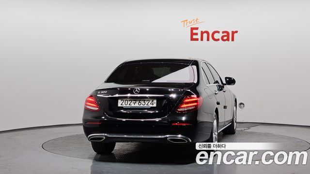 Mercedes-Benz E-Class E200 Avantgarde