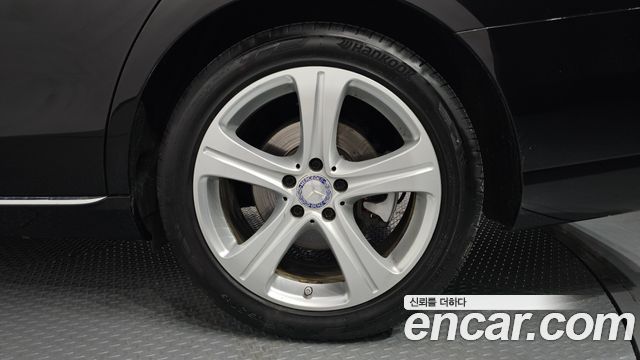 Mercedes-Benz E-Class E200 Avantgarde