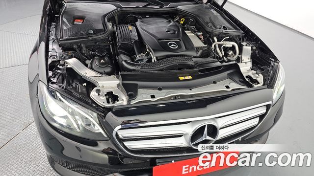 Mercedes-Benz E-Class E200 Avantgarde