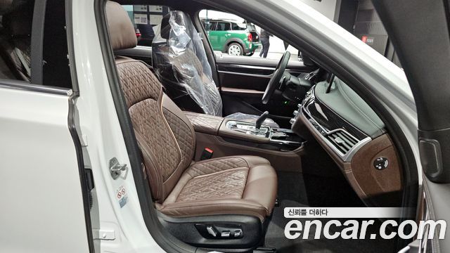 BMW 7-Series 740Li xDrive M Sport Package