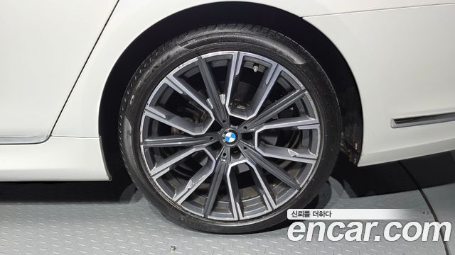 BMW 7-Series 740Li xDrive M Sport Package