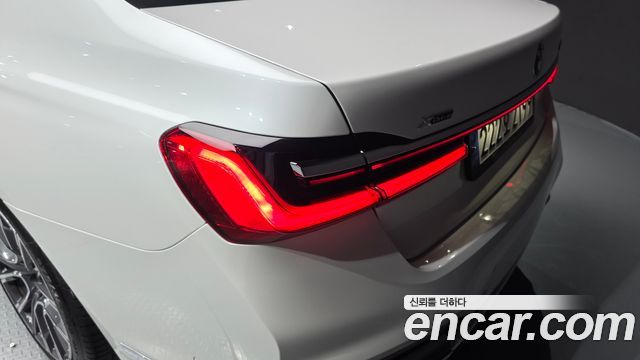 BMW 7-Series 740Li xDrive M Sport Package