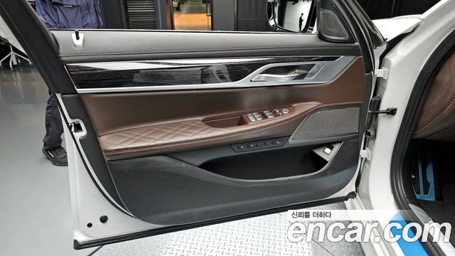 BMW 7-Series 740Li xDrive M Sport Package