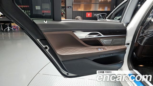 BMW 7-Series 740Li xDrive M Sport Package