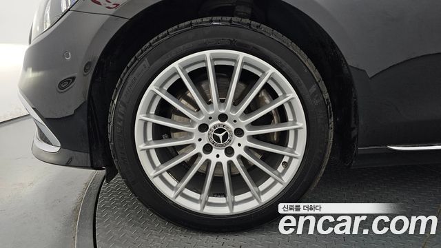Mercedes-Benz E-Class E220d 4MATIC Exclusive