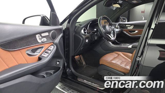 Mercedes-Benz GLC-Class GCL300 4MATIC Coupe