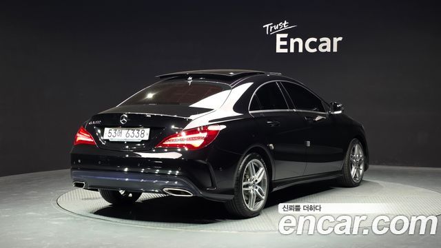 Mercedes-Benz CLA-Class CLA220 AMG Line