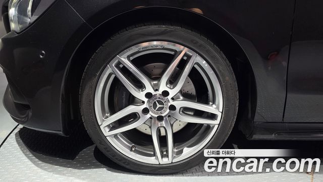 Mercedes-Benz CLA-Class CLA220 AMG Line
