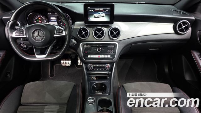 Mercedes-Benz CLA-Class CLA220 AMG Line