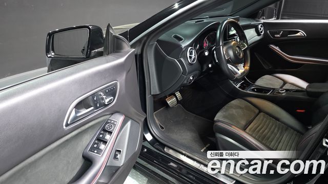 Mercedes-Benz CLA-Class CLA220 AMG Line