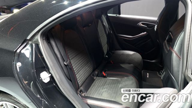 Mercedes-Benz CLA-Class CLA220 AMG Line