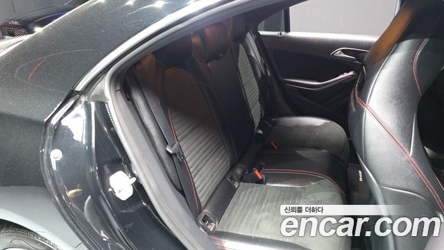 Mercedes-Benz CLA-Class CLA220 AMG Line