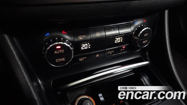 Mercedes-Benz CLA-Class CLA220 AMG Line