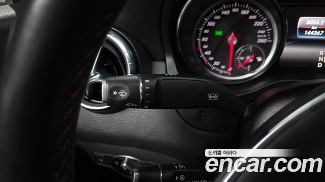 Mercedes-Benz CLA-Class CLA220 AMG Line