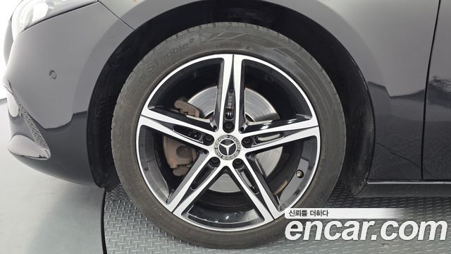 Mercedes-Benz A-Class A250 4MATIC Sedan