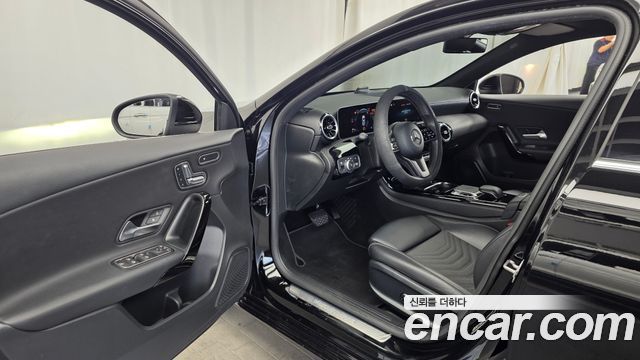 Mercedes-Benz A-Class A220 Hatchback