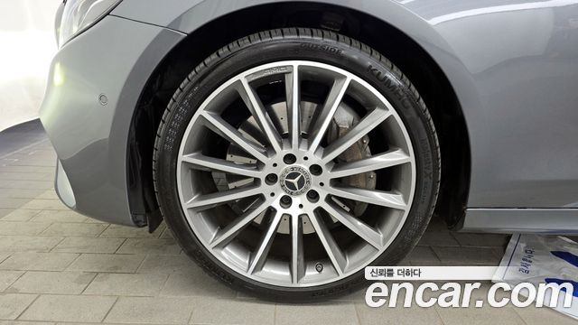 Mercedes-Benz E-Class E350 4MATIC AMG Line