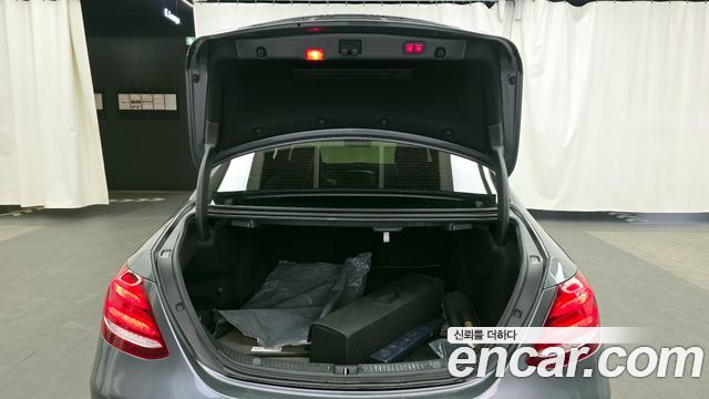 Mercedes-Benz E-Class E350 4MATIC AMG Line