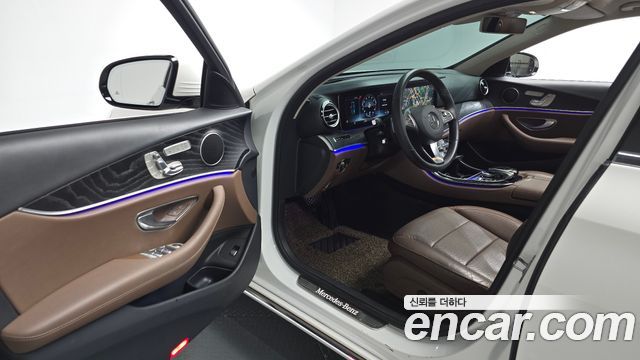 Mercedes-Benz E-Class E300 4MATIC AV Intelligent Drive