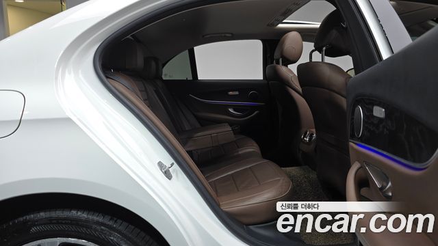 Mercedes-Benz E-Class E300 4MATIC AV Intelligent Drive