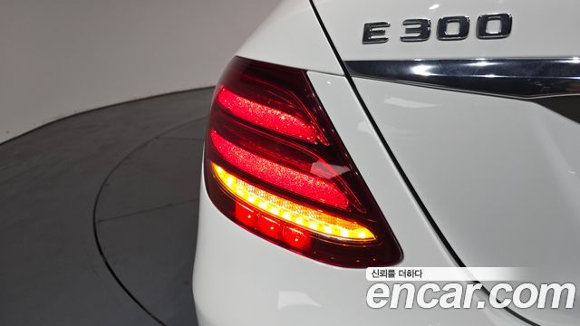 Mercedes-Benz E-Class E300 4MATIC AV Intelligent Drive