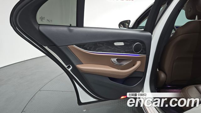 Mercedes-Benz E-Class E300 4MATIC AV Intelligent Drive