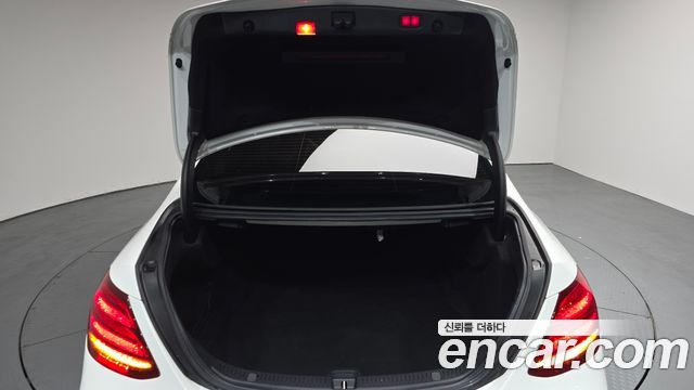 Mercedes-Benz E-Class E300 4MATIC AV Intelligent Drive