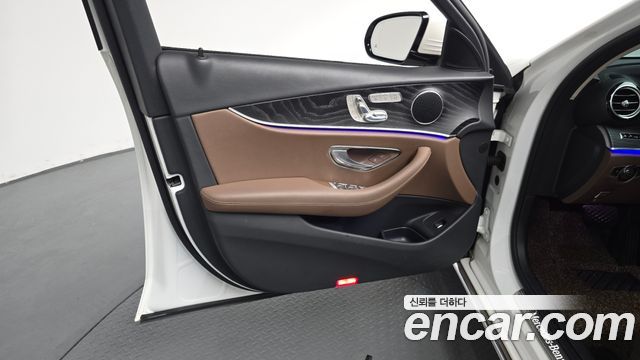 Mercedes-Benz E-Class E300 4MATIC AV Intelligent Drive