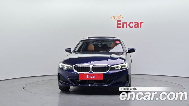 BMW 3-Series 320i