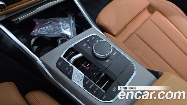BMW 3-Series 320i