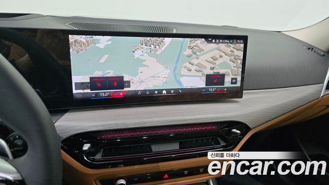 BMW 3-Series 320i