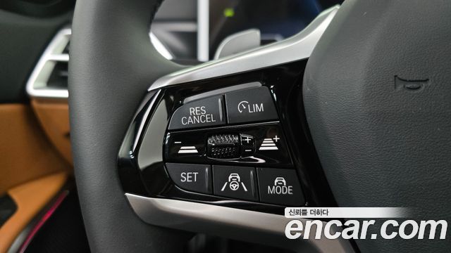 BMW 3-Series 320i
