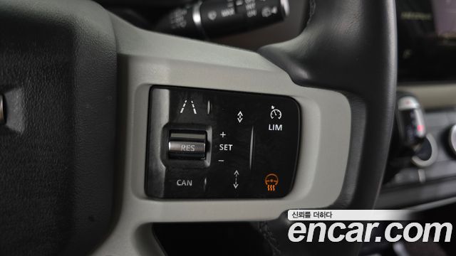 Land Rover Defender 110 D250 SE
