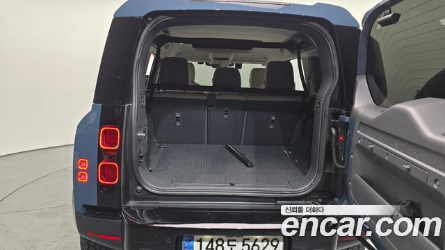 Land Rover Defender 110 D250 SE
