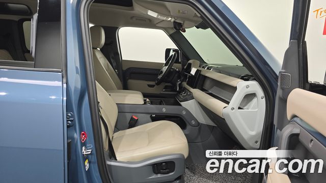Land Rover Defender 110 D250 SE