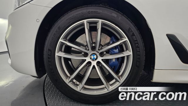 BMW 5-Series 530i xDrive M Sport Package Plus