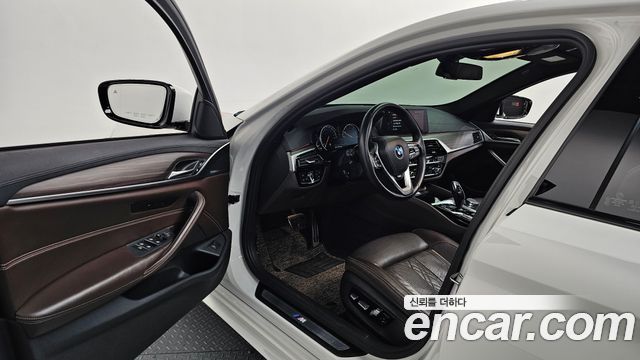 BMW 5-Series 530i xDrive M Sport Package Plus