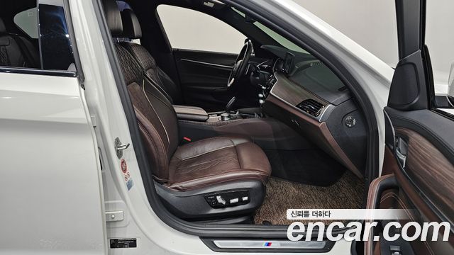 BMW 5-Series 530i xDrive M Sport Package Plus