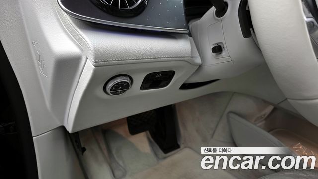 Mercedes-Benz EQE EQE350+