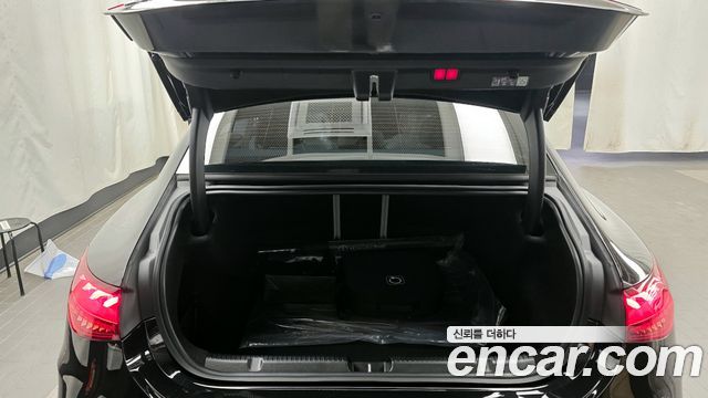 Mercedes-Benz EQE EQE350+