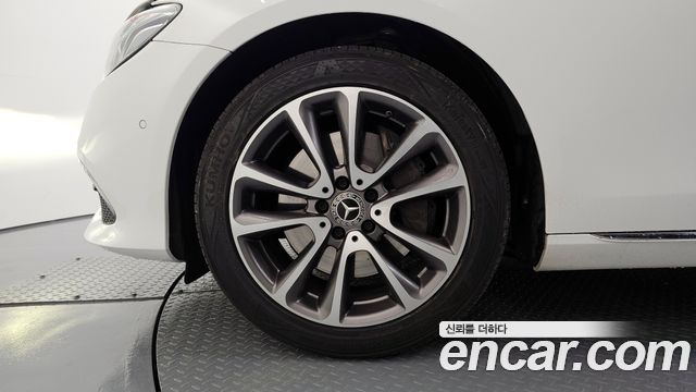 Mercedes-Benz E-Class E300 Exclusive